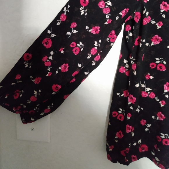 Blouse - Picture 2 of 6